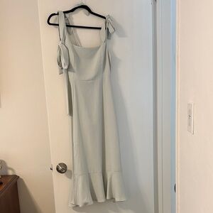 Elegant Light Gray Sleeveless Dress